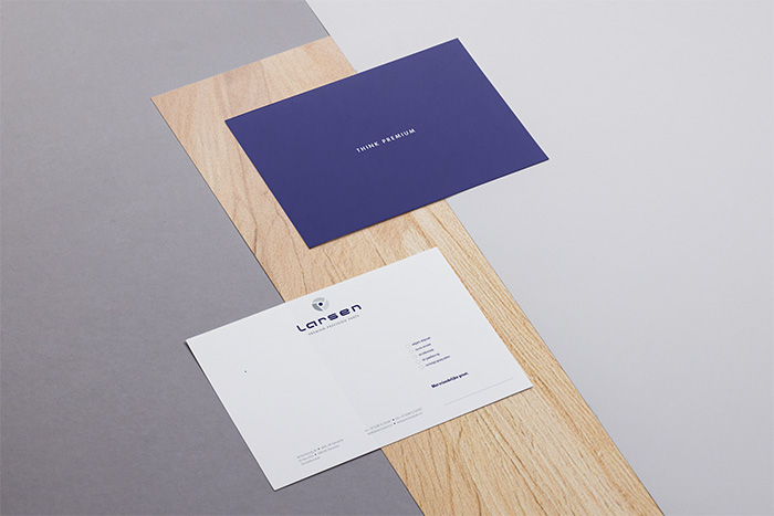 Larsen_with_compliments_card